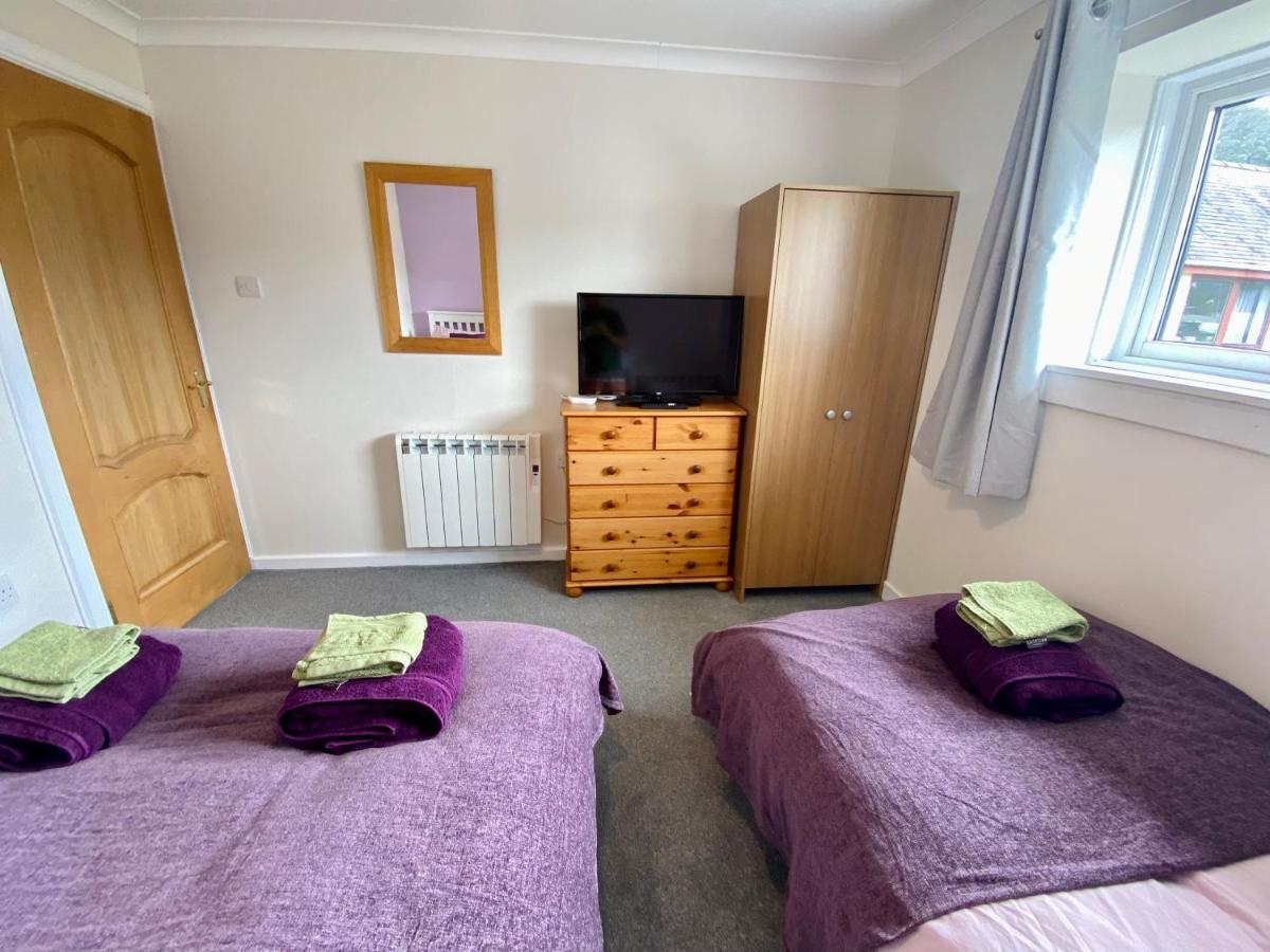 Cosy Town Bungalow Inverlochy エクステリア 写真